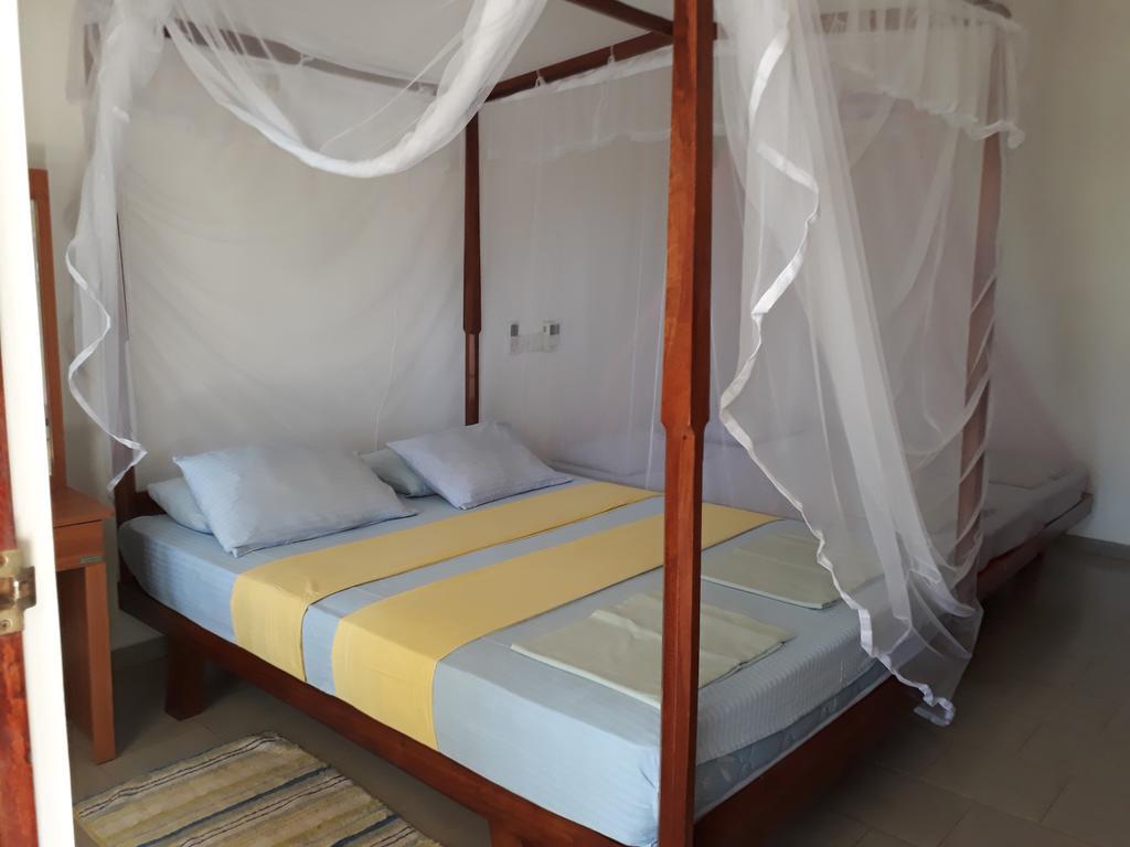 Traveller'S Home Hotel Тіссамахарама Екстер'єр фото